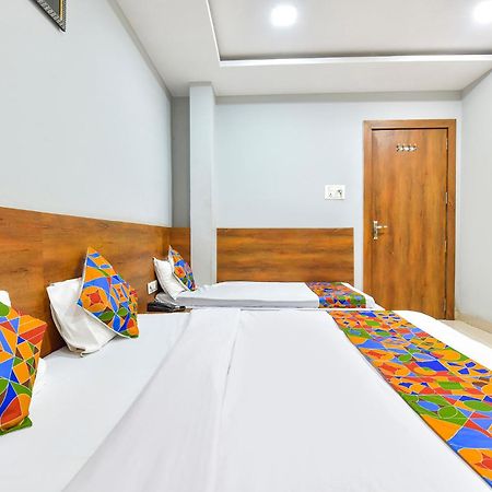 Fabhotel Raghumani Palace 우자인 외부 사진