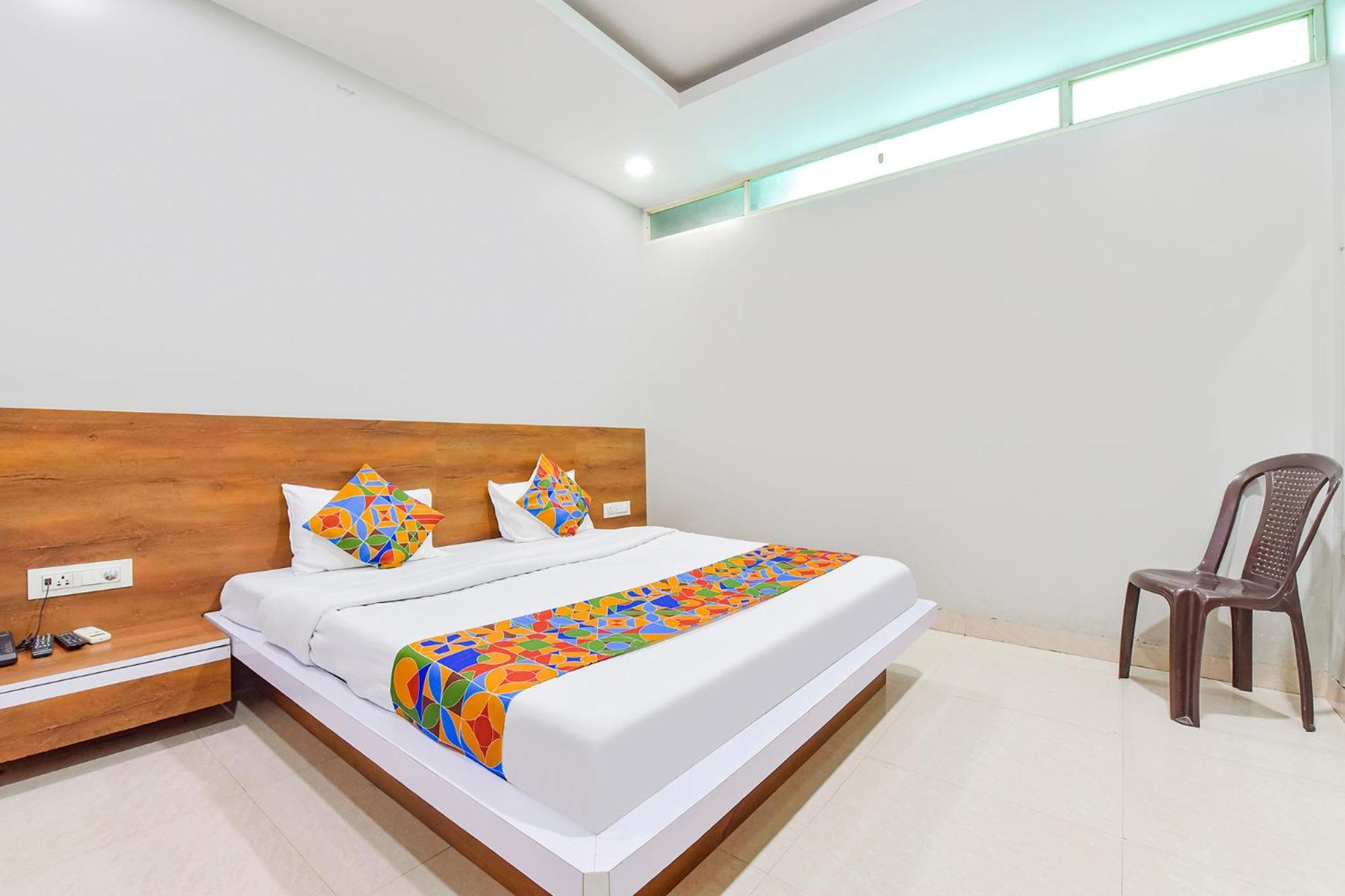 Fabhotel Raghumani Palace 우자인 외부 사진