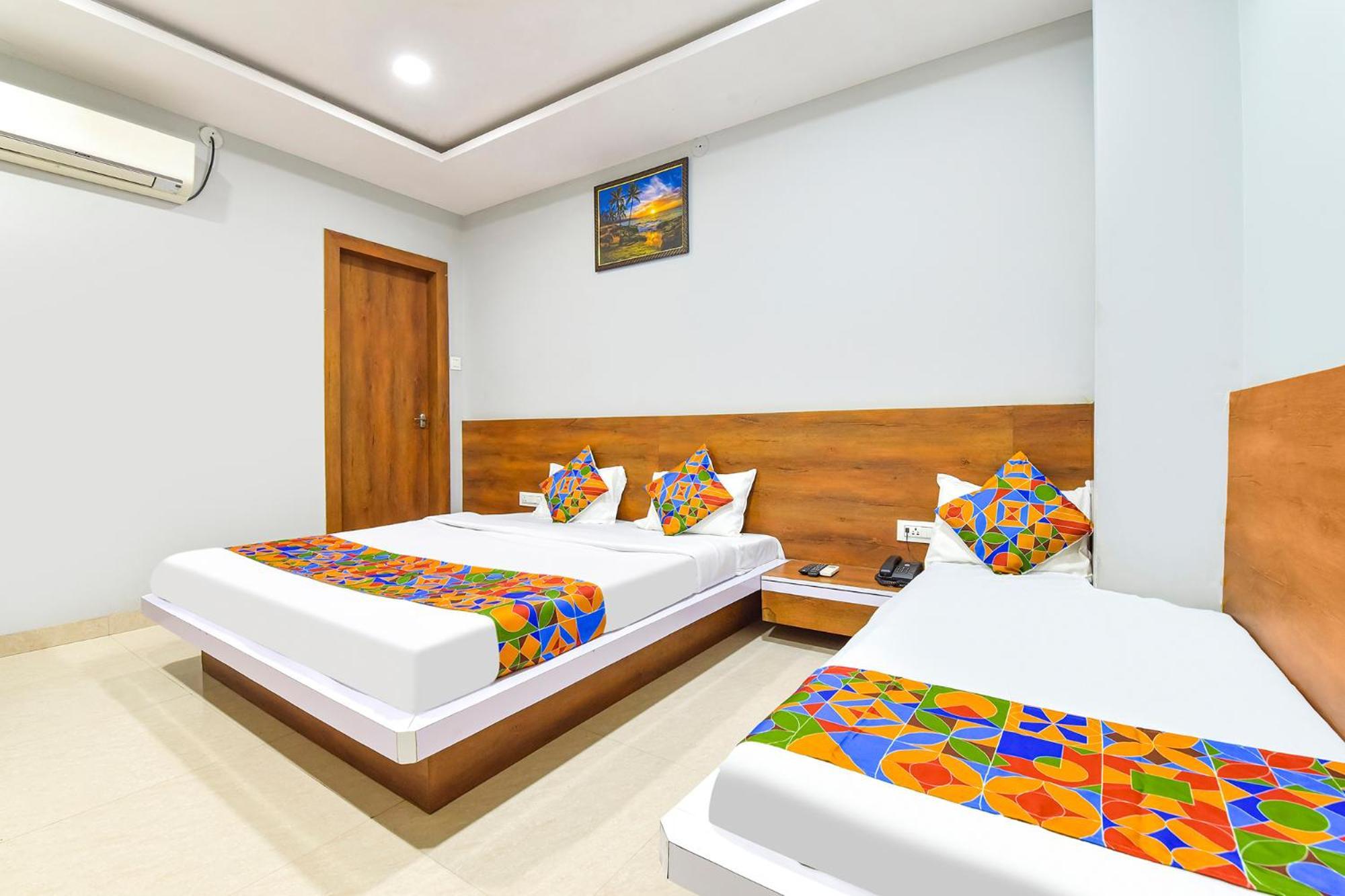 Fabhotel Raghumani Palace 우자인 외부 사진