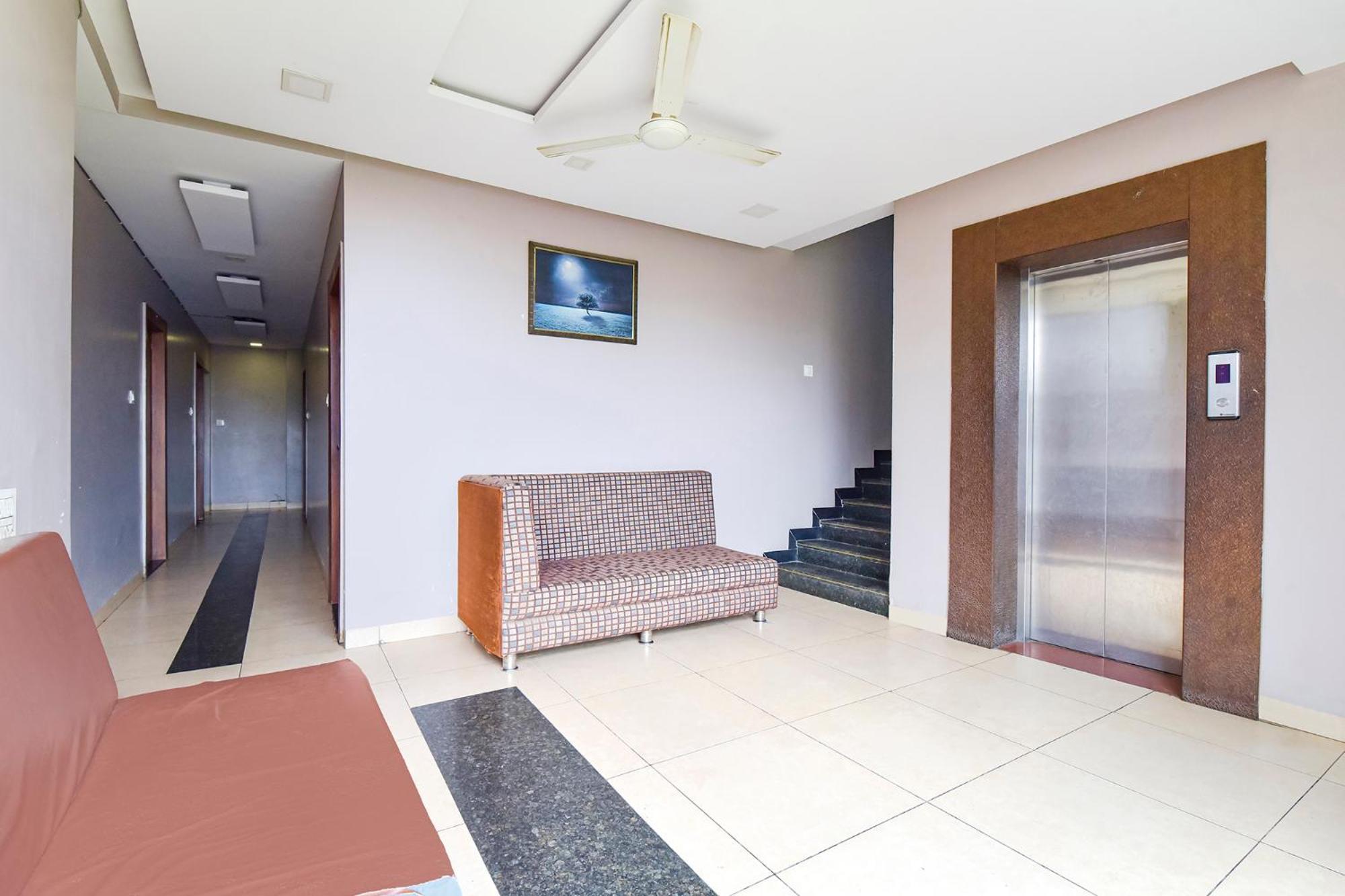 Fabhotel Raghumani Palace 우자인 외부 사진